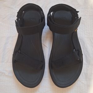 NWOT TEVA Women's Classic Black Sandals